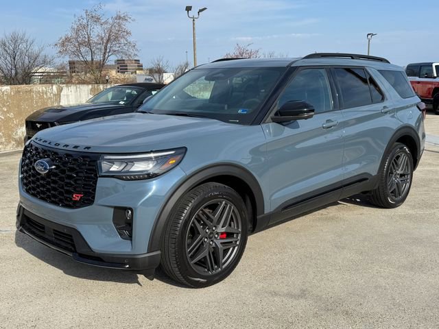 Certified 2025 Ford Explorer ST AWD/4WD image 12