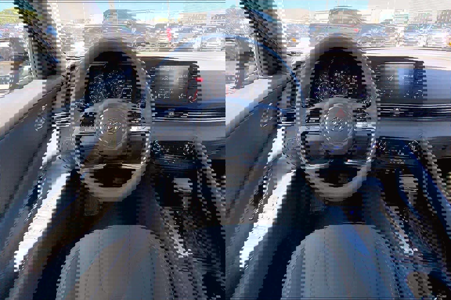 Used 2022 Hyundai Elantra SEL image 8