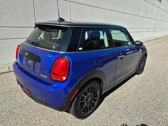 Used 2019 MINI Cooper 2-Door Hardtop w/ Signature Upholstery Package image 3