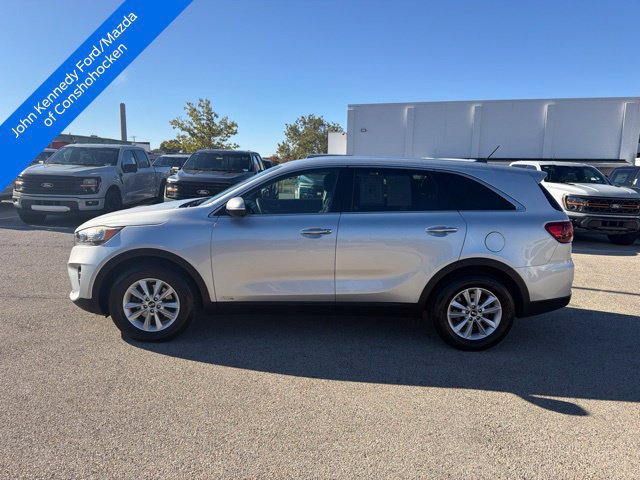 Used 2019 Kia Sorento AWD V6 image 2