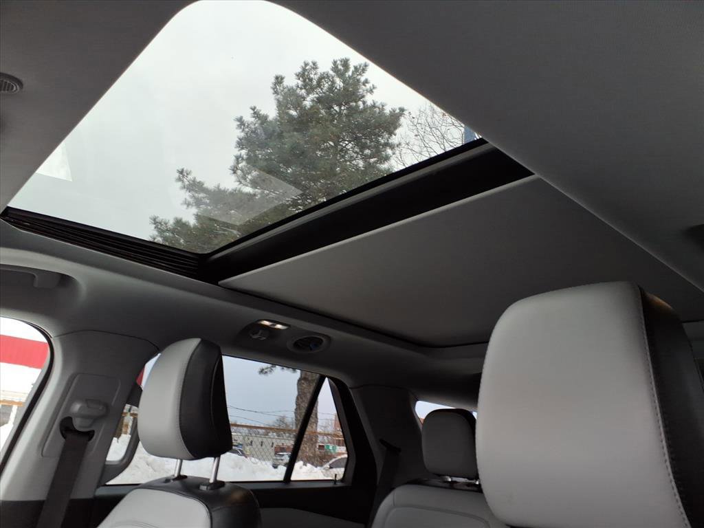 Certified 2021 Ford Explorer XLT w/ Equipment Group 202A image 17