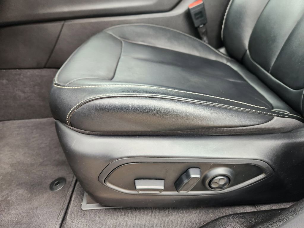 Used 2021 Jeep Grand Cherokee L Limited RWD image 27
