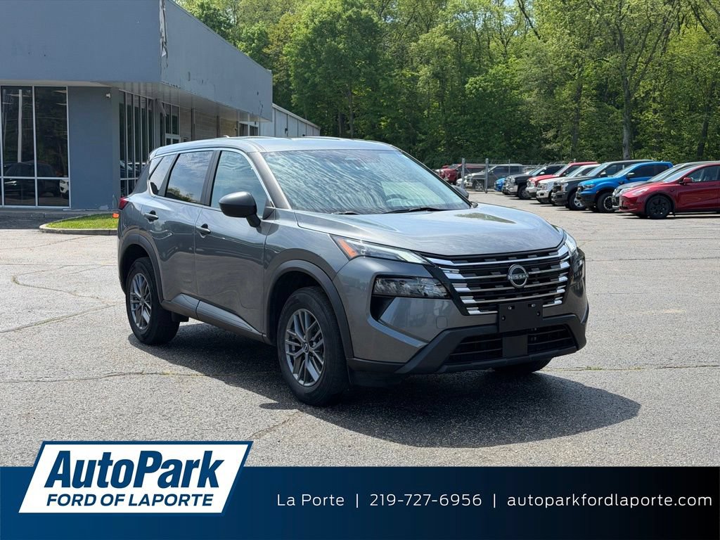 Used 2024 Nissan Rogue S AWD/4WD image 1
