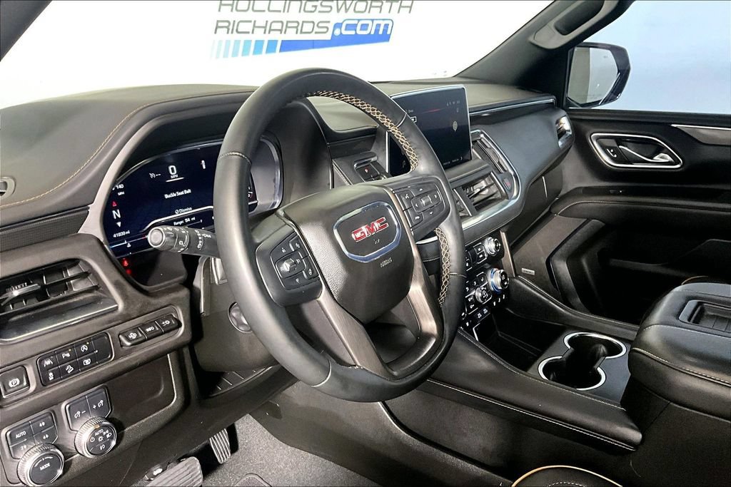 Used 2024 GMC Yukon XL AT4 w/ Technology Package AWD/4WD image 10