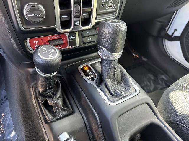 Used 2024 Jeep Wrangler Unlimited AWD/4WD image 28