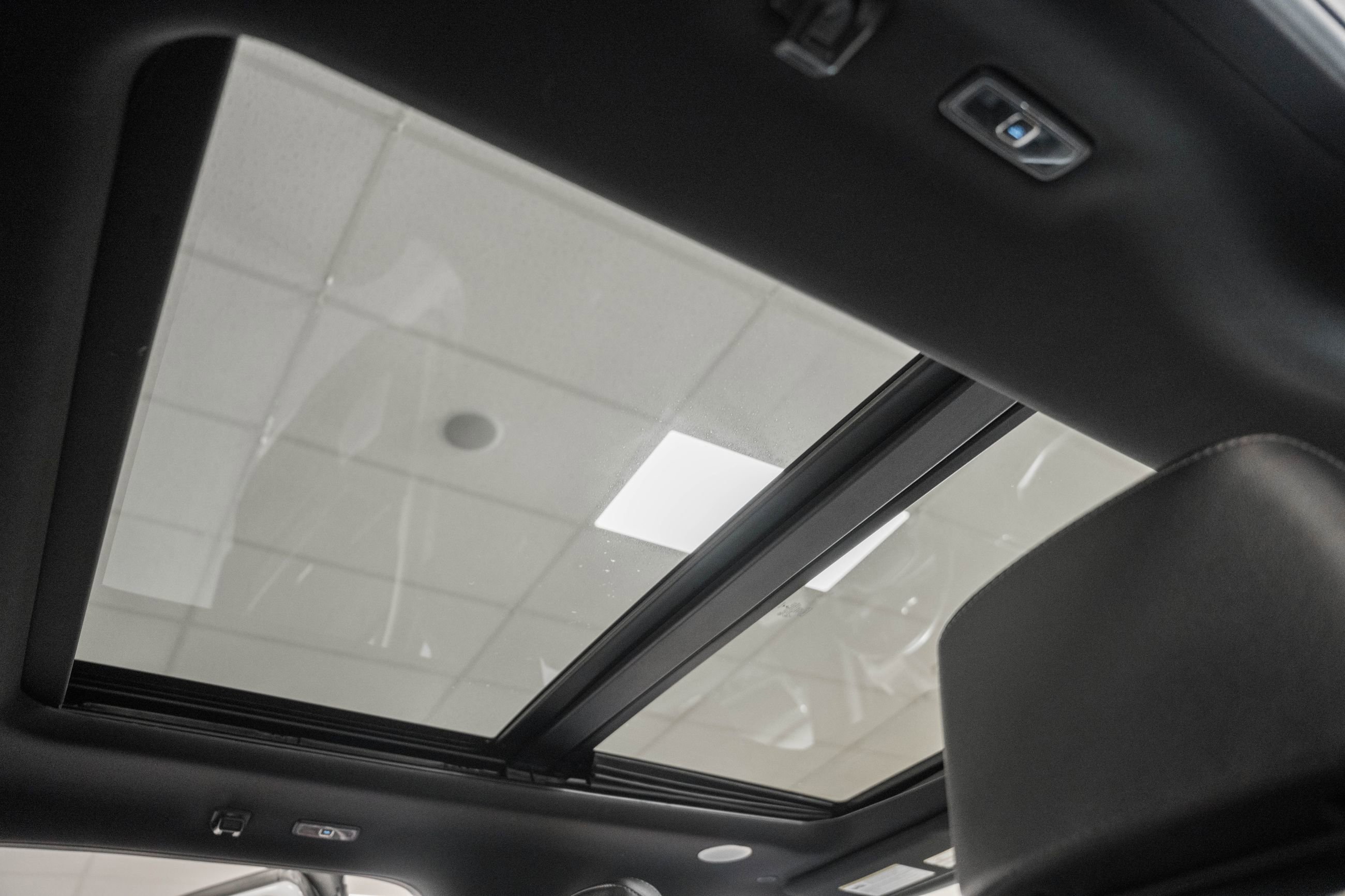 Certified 2023 Ford F150 Lariat w/ Equipment Group 502A High image 44