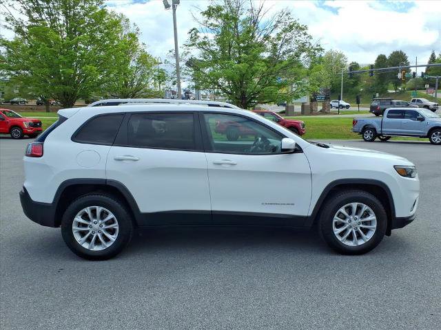 Used 2020 Jeep Cherokee Latitude w/ Cold Weather Group AWD/4WD image 7