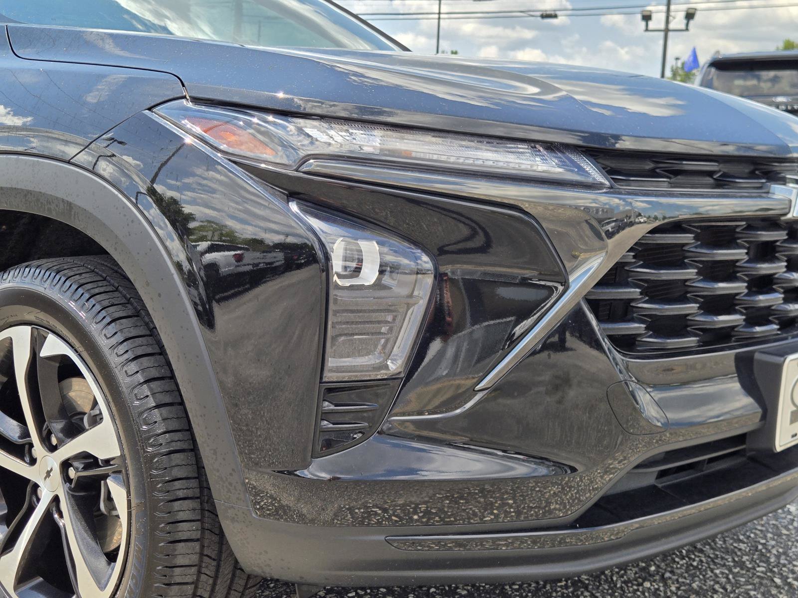Used 2024 Chevrolet Trax RS w/ Driver Confidence Package FWD image 5