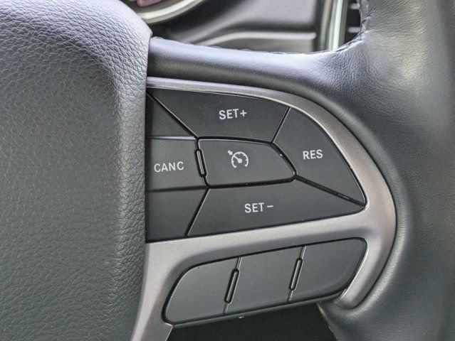 Used 2022 Jeep Grand Cherokee Laredo X RWD image 33