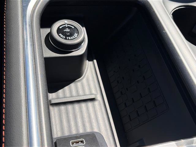 Certified 2025 Ford Expedition Active AWD/4WD image 13