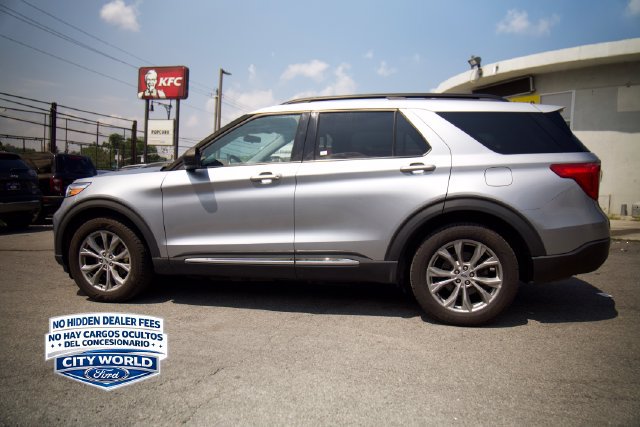 Certified 2022 Ford Explorer XLT w/ Equipment Group 202A AWD/4WD image 5