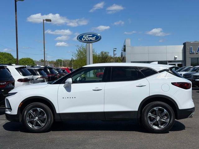 Used 2025 Chevrolet Blazer LT AWD/4WD image 30