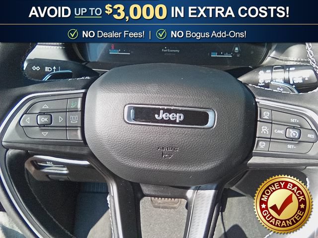 Used 2025 Jeep Grand Cherokee Altitude RWD image 18