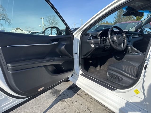 Used 2018 Toyota Camry SE image 13