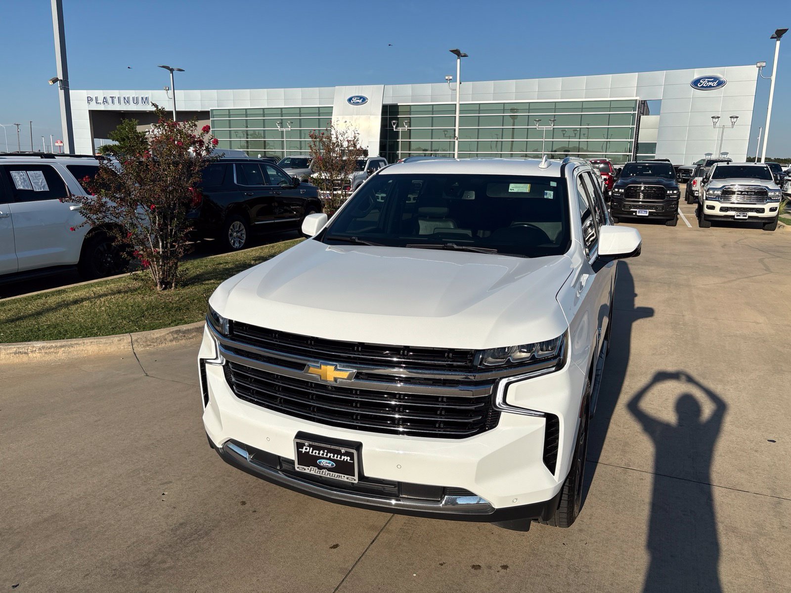 Used 2022 Chevrolet Tahoe LT w/ Luxury Package RWD image 28