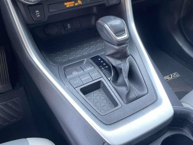 Used 2019 Toyota RAV4 XLE Premium FWD image 18