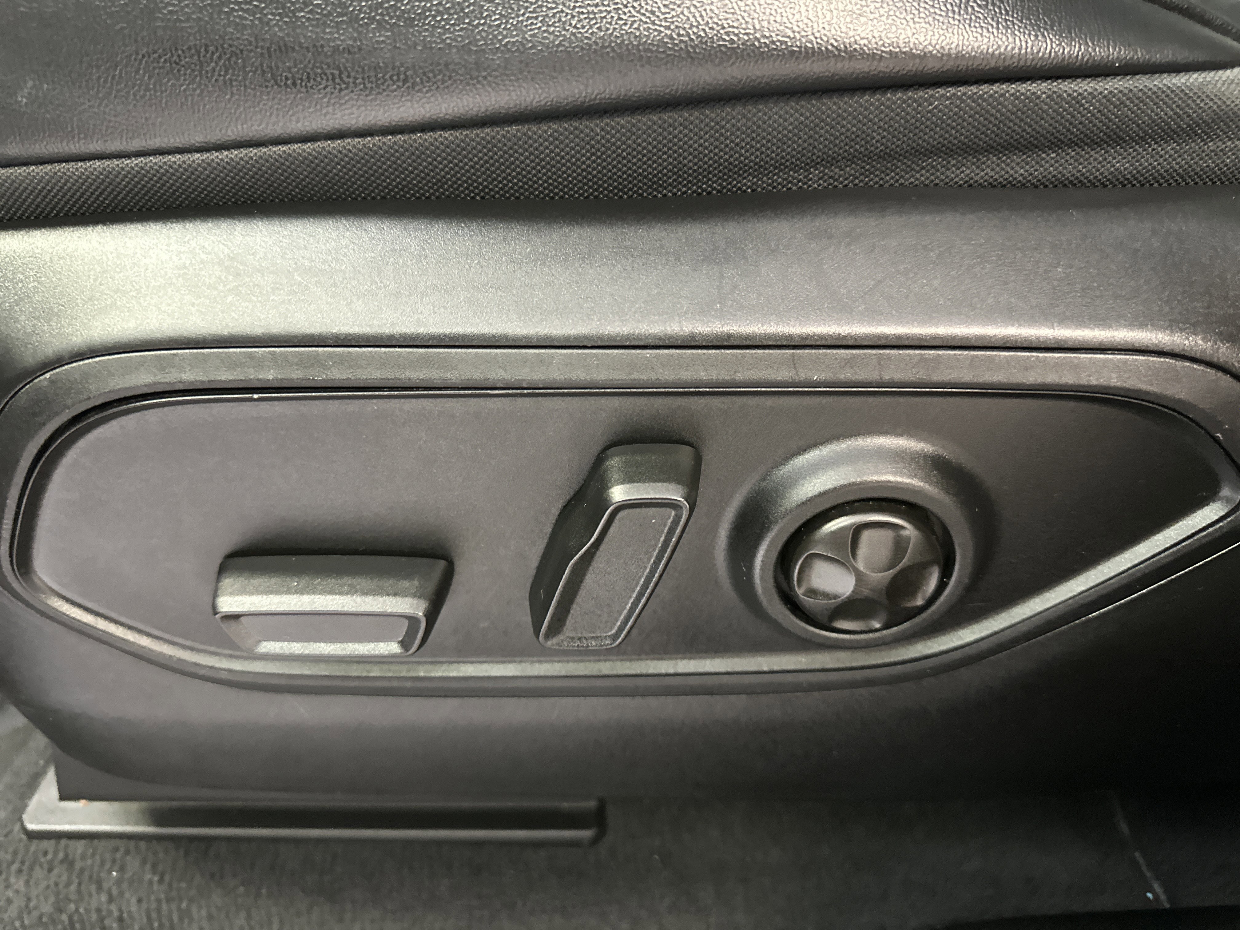 Used 2022 Jeep Grand Cherokee Limited w/ Trailer Tow Prep Group (B) image 24