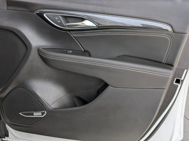 Used 2023 Buick Envision Essence w/ Technology Package I image 32