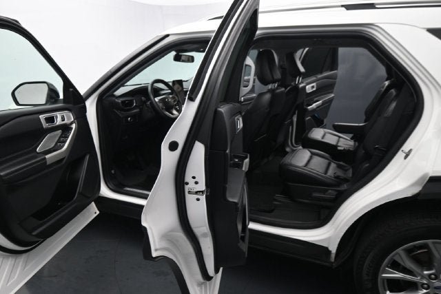 Certified 2023 Ford Explorer Limited w/ Limited Technology Package AWD/4WD image 23