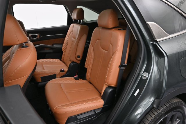 Used 2022 Kia Sorento SX Prestige w/ Rust Color Package AWD/4WD image 28