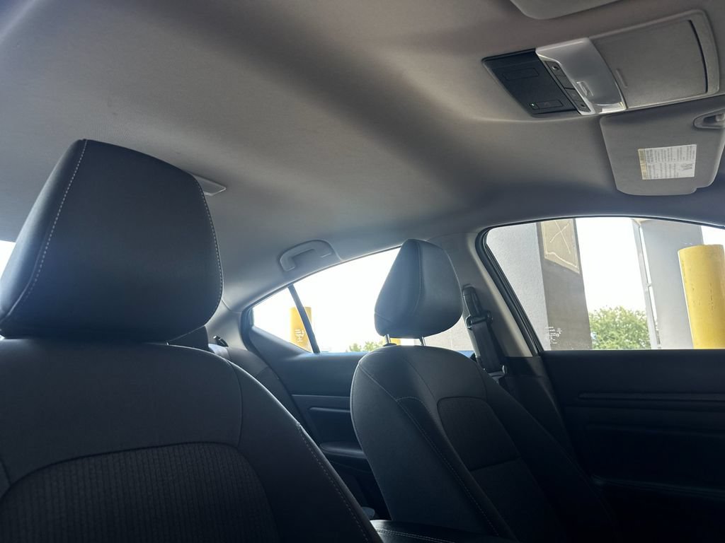 Used 2025 Nissan Altima 2.5 SV FWD image 15