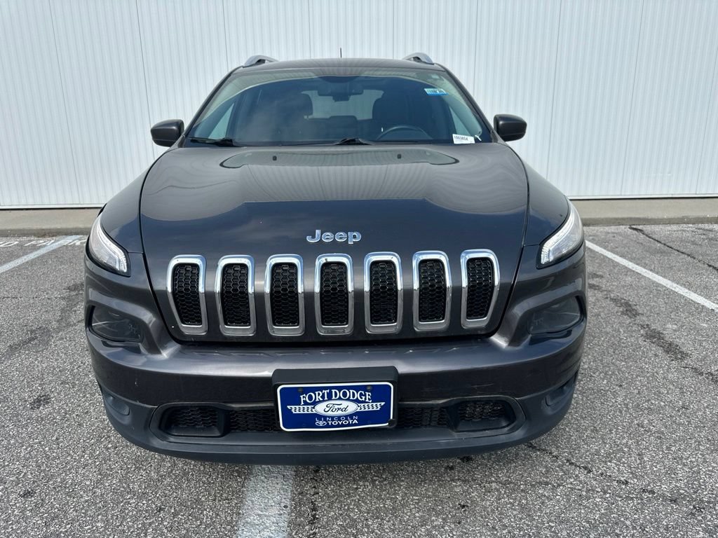 Used 2018 Jeep Cherokee Latitude Plus w/ Comfort/Convenience Group AWD/4WD image 11