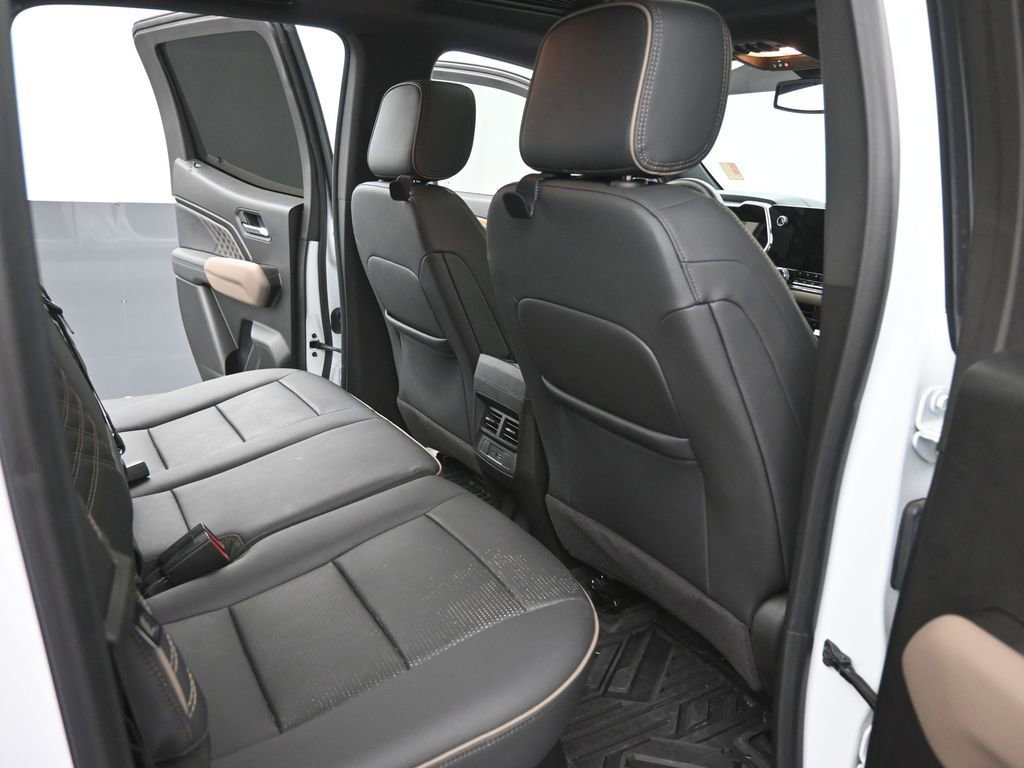 Used 2024 GMC Canyon Denali image 21
