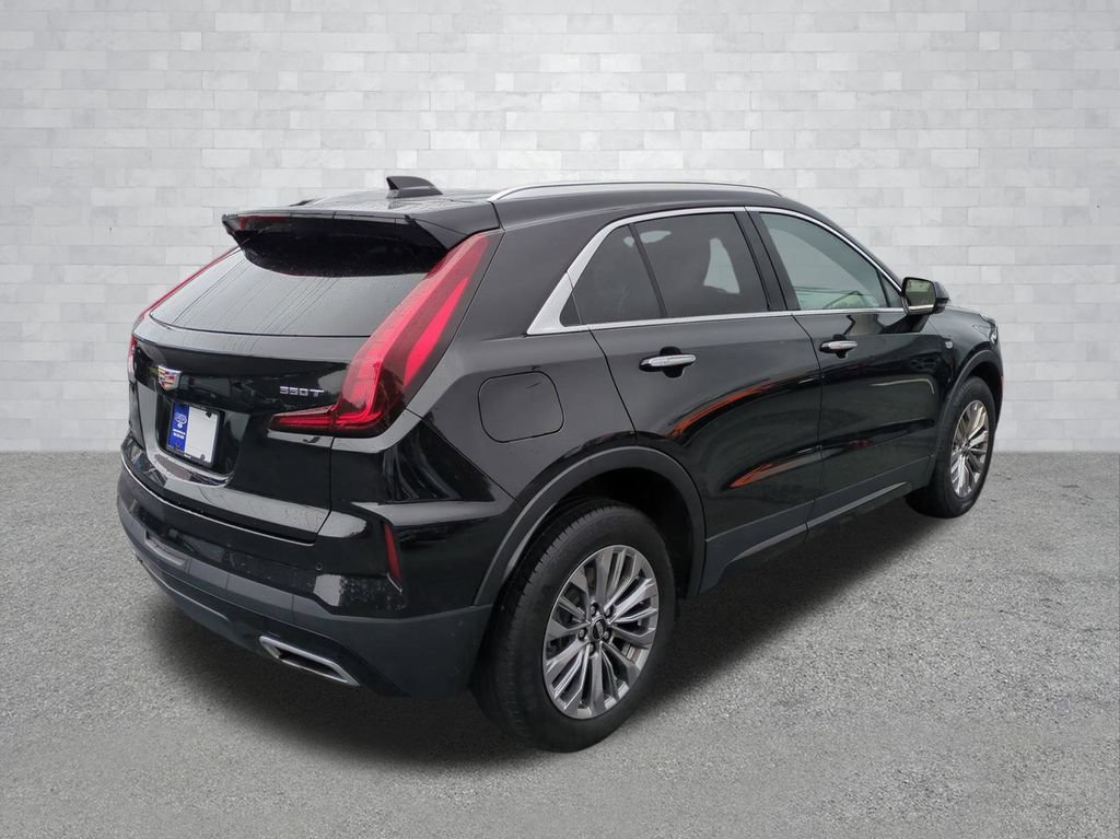 Used 2024 Cadillac XT4 Premium Luxury FWD image 5