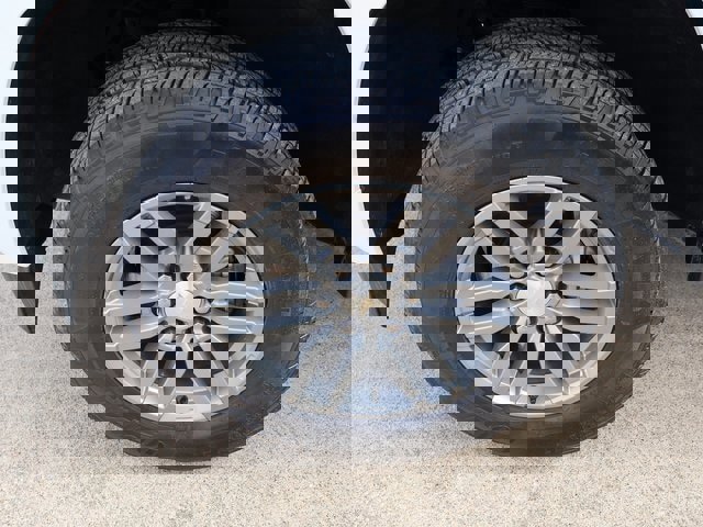 Used 2024 Chevrolet Colorado LT w/ LT Convenience Package image 32