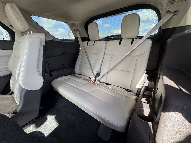 Certified 2023 Ford Explorer Platinum w/ Technology Package AWD/4WD image 16