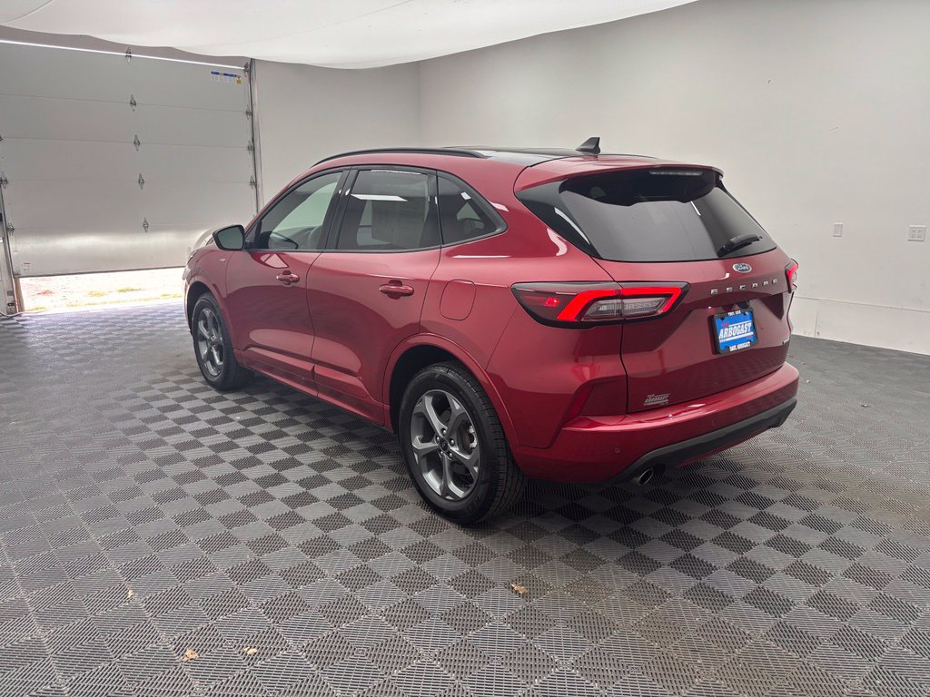 Certified 2023 Ford Escape ST-Line w/ Tech Pack #1 AWD/4WD image 11