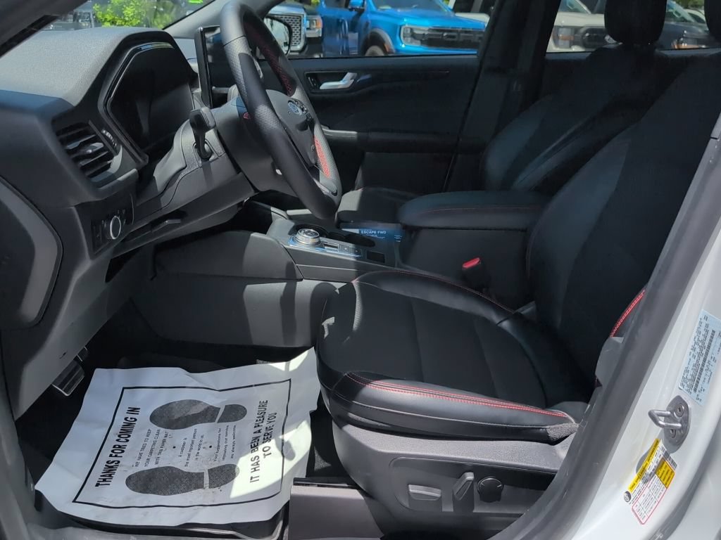 Certified 2024 Ford Escape ST-Line w/ Tech Pack #1 FWD image 8