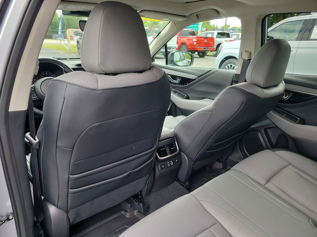 Used 2025 Subaru Outback Limited image 11