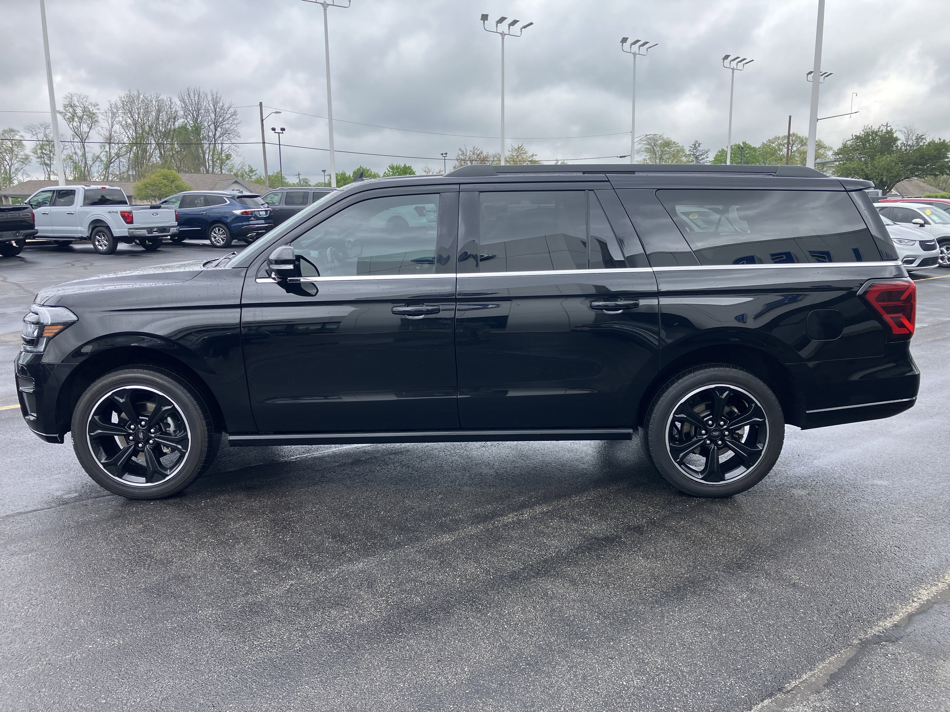 Certified 2023 Ford Expedition Max Limited AWD/4WD image 4