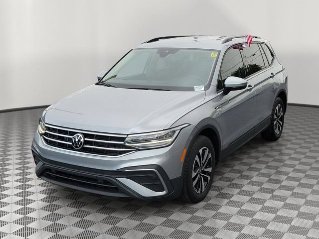 Used 2024 Volkswagen Tiguan S FWD image 3