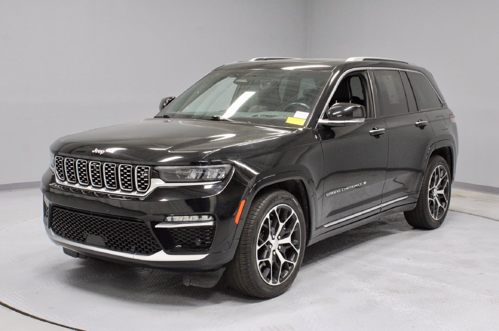 Used 2024 Jeep Grand Cherokee Summit AWD/4WD image 9