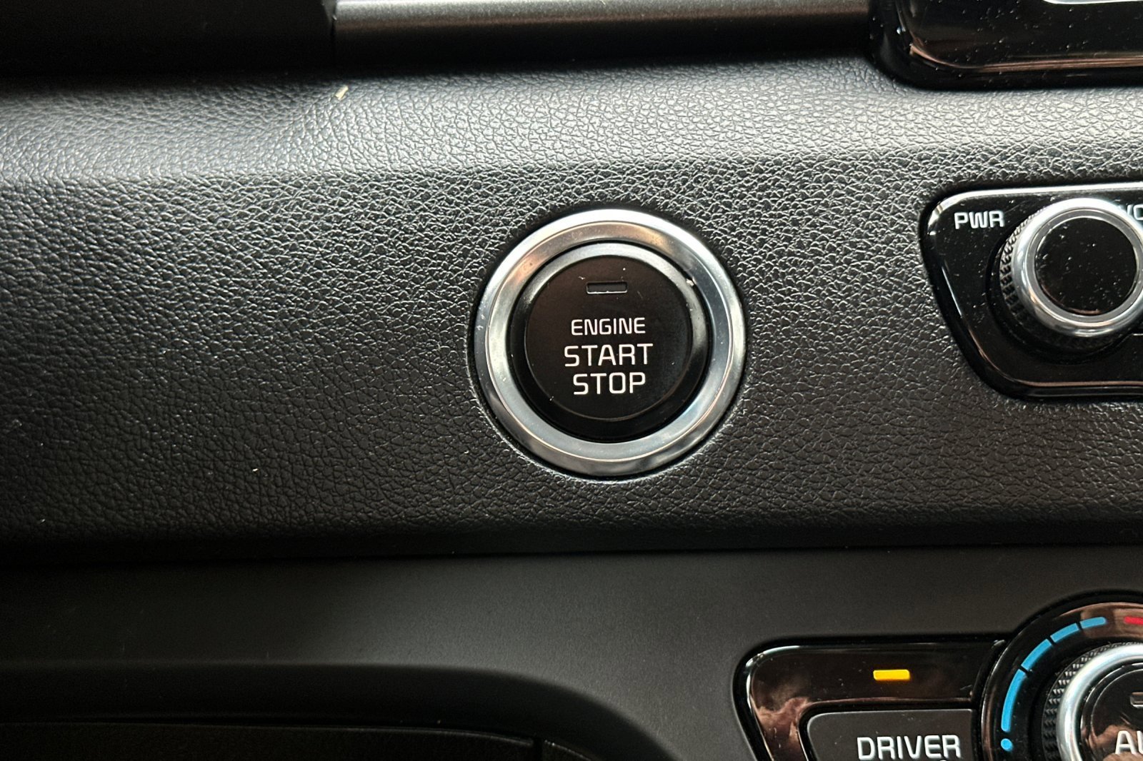 Used 2018 Kia Niro LX image 21