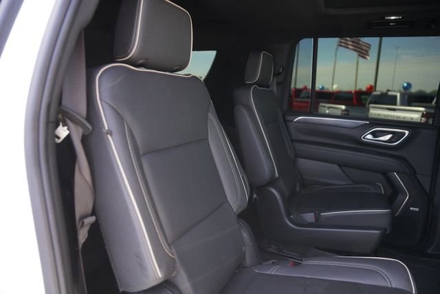Used 2023 GMC Yukon XL SLT w/ SLT Premium Package image 19