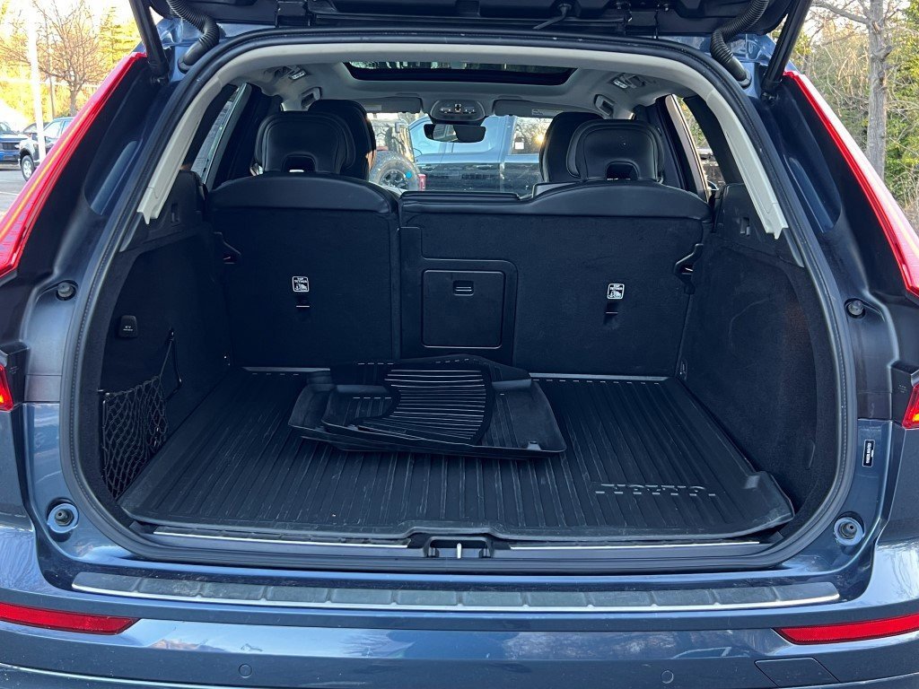 Used 2022 Volvo XC60 B6 Inscription w/ Advanced Package image 21