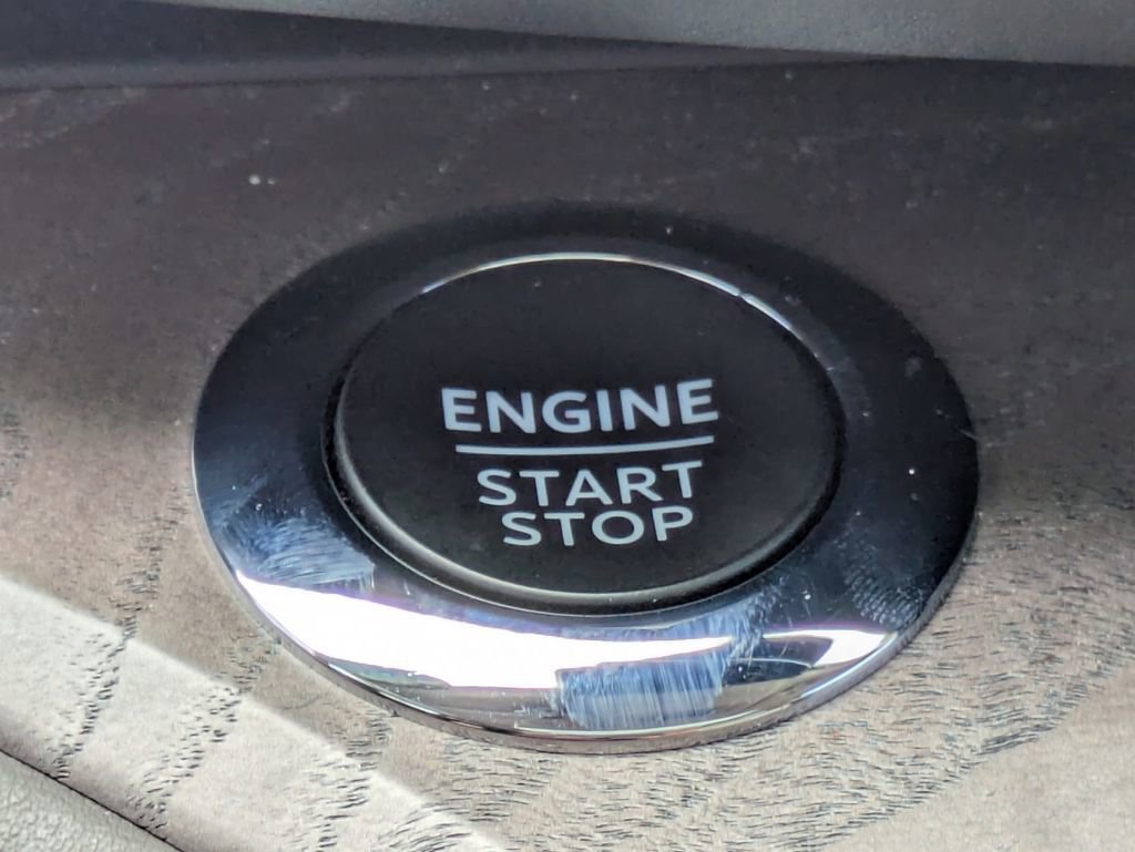 Certified 2022 Ford Explorer Platinum w/ Equipment Group 601A AWD/4WD image 29