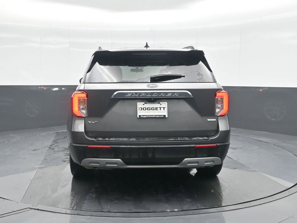 Certified 2021 Ford Explorer XLT w/ Equipment Group 202A image 17