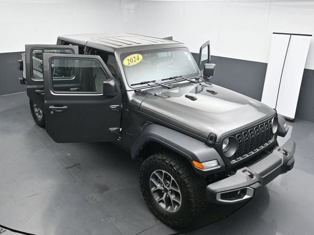 Used 2024 Jeep Gladiator Sport AWD/4WD image 35