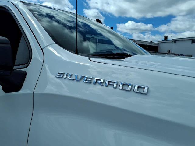 Used 2020 Chevrolet Silverado 1500 Custom w/ Custom Value Package AWD/4WD image 10