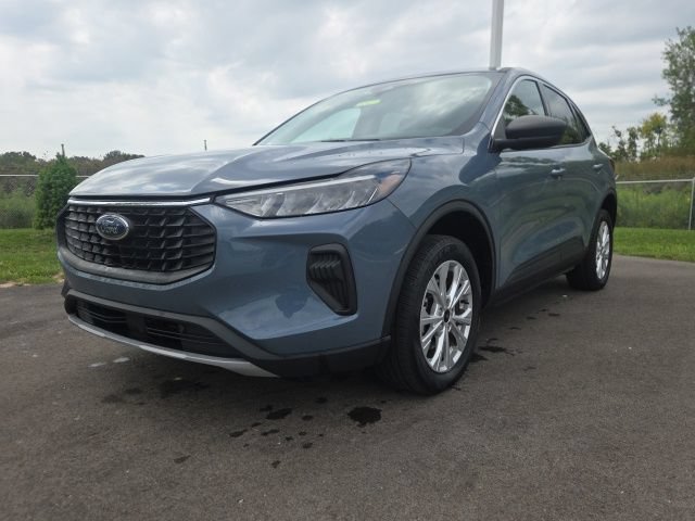 Certified 2023 Ford Escape Active AWD/4WD image 2