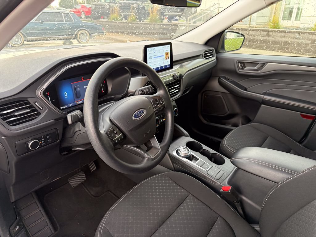 Certified 2025 Ford Escape Active AWD/4WD image 9