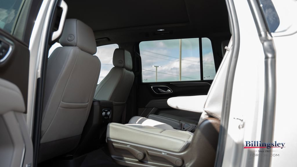 Used 2023 GMC Yukon XL SLT AWD/4WD image 9