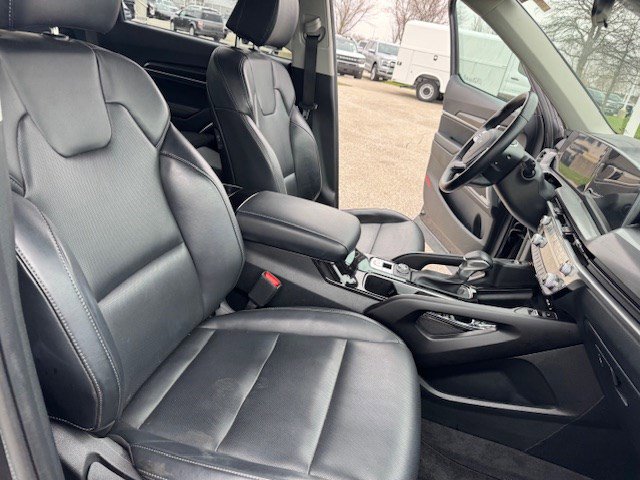 Used 2025 Kia Telluride S AWD/4WD image 38