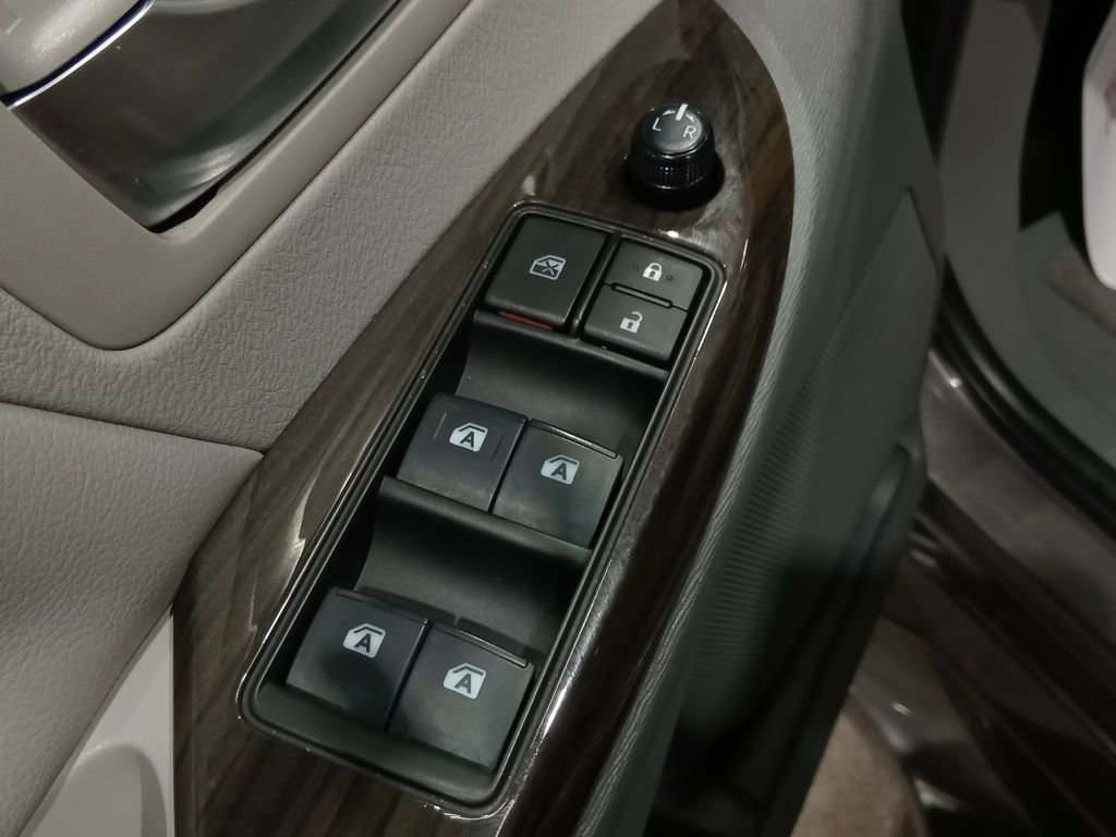 Used 2020 Toyota Sienna XLE image 21