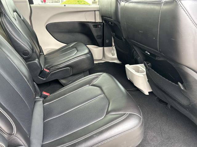 Used 2023 Chrysler Pacifica Touring-L FWD image 19