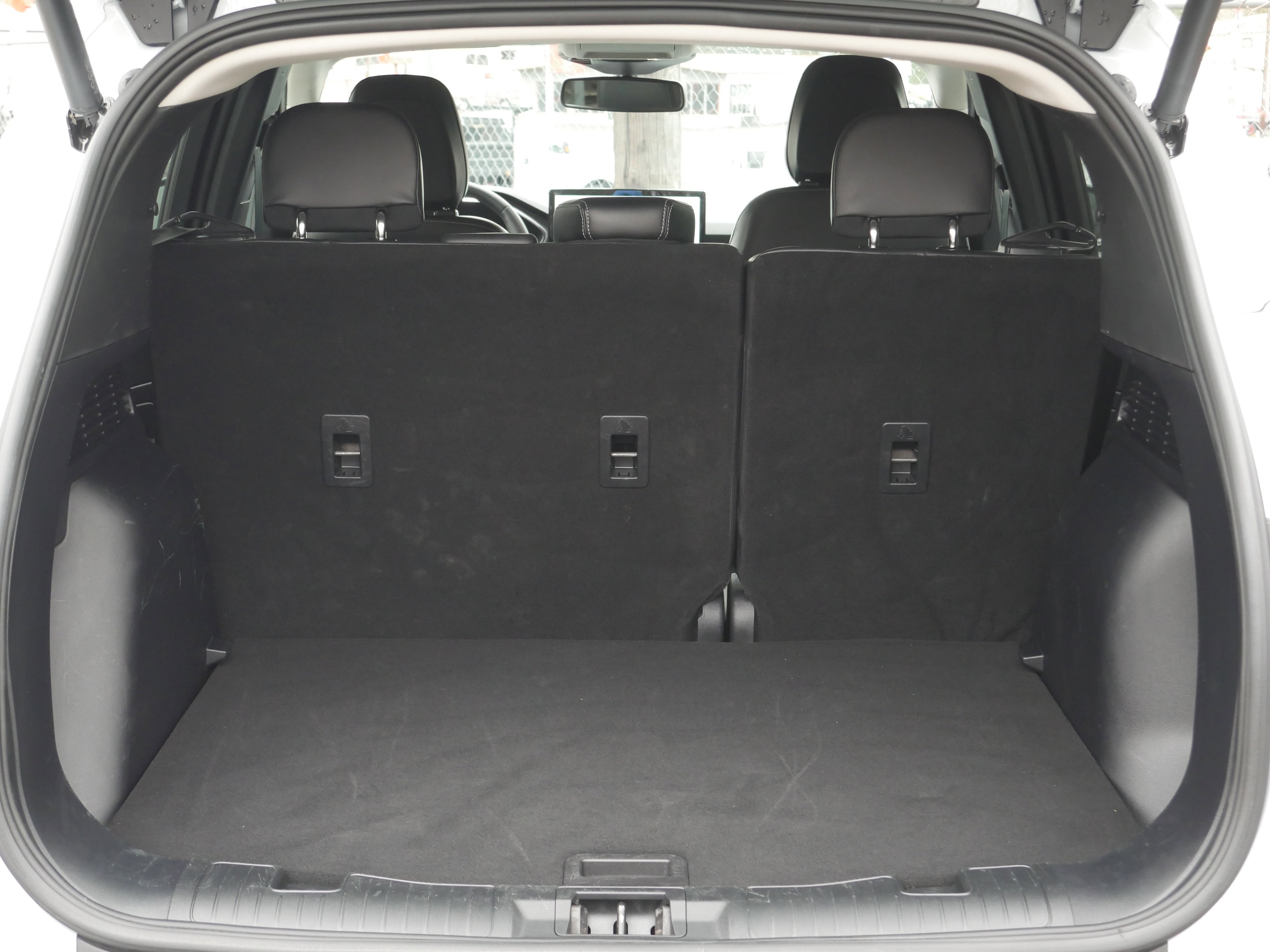 Certified 2025 Ford Escape Platinum AWD/4WD image 20